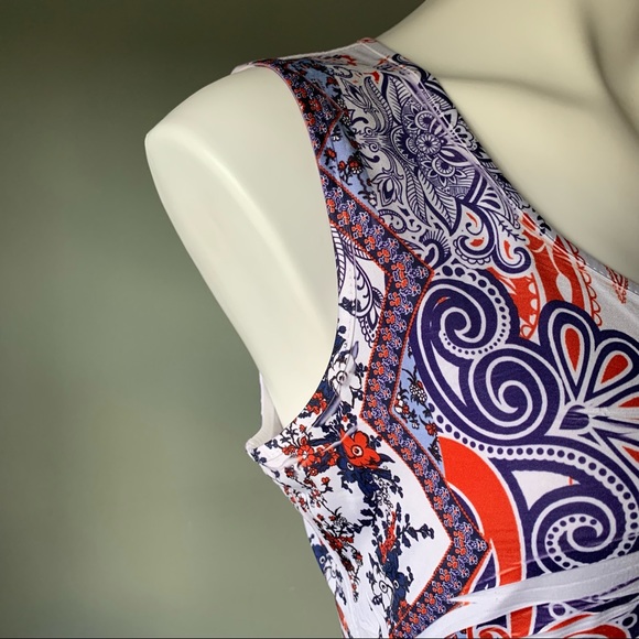 Printed Lightweight Sleeveless V-neck Summer Dress - Picture 4 of 8